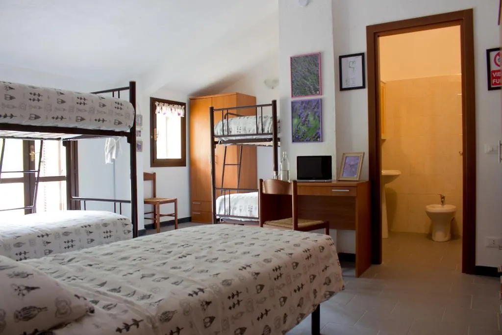 Hostel Ostello Ca Lavandin Carpasio Italy